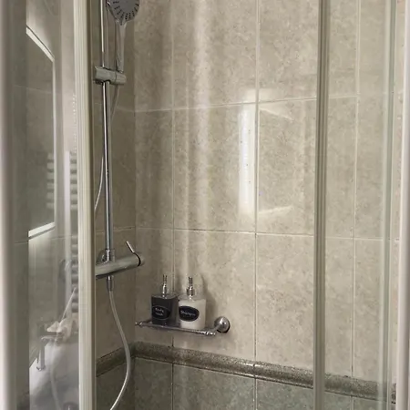 Rum i privatbostad Air Albania Tirana